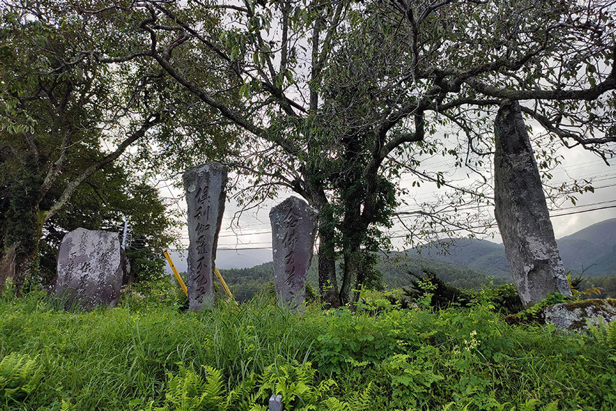 石祠・道祖神群